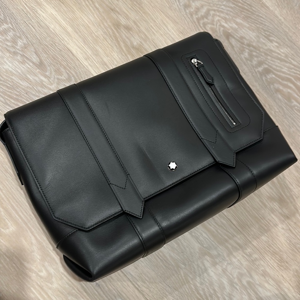 MONTBLANC
Meisterstück Leather Messenger Bag
